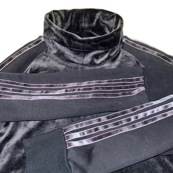 Adidas mock neck velvet knit top in size small - Picture 2 of 5